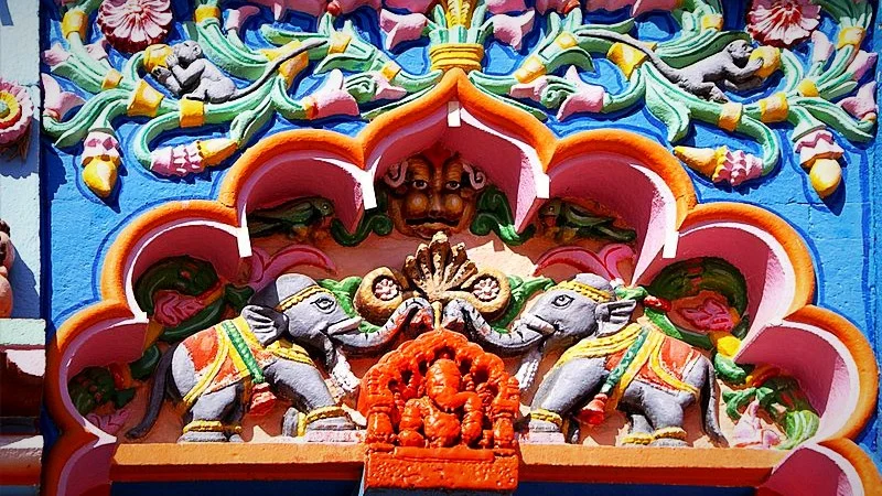 Wall of Vignahar Temple, Ozar 