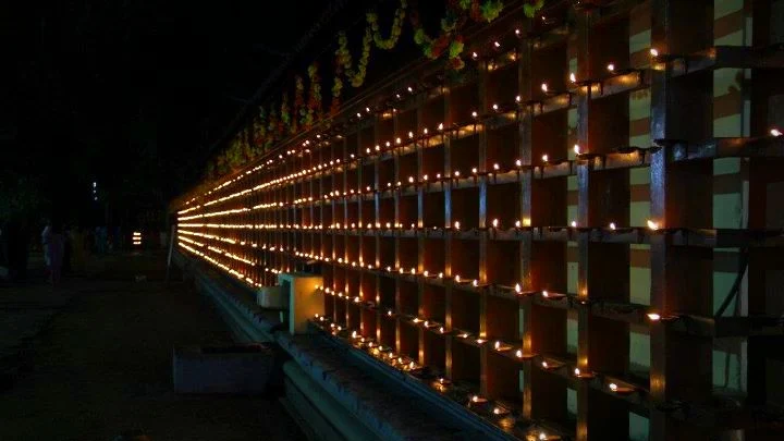 Thrikkakara Vamanamoorthy Temple lit with lamps during Onam 
