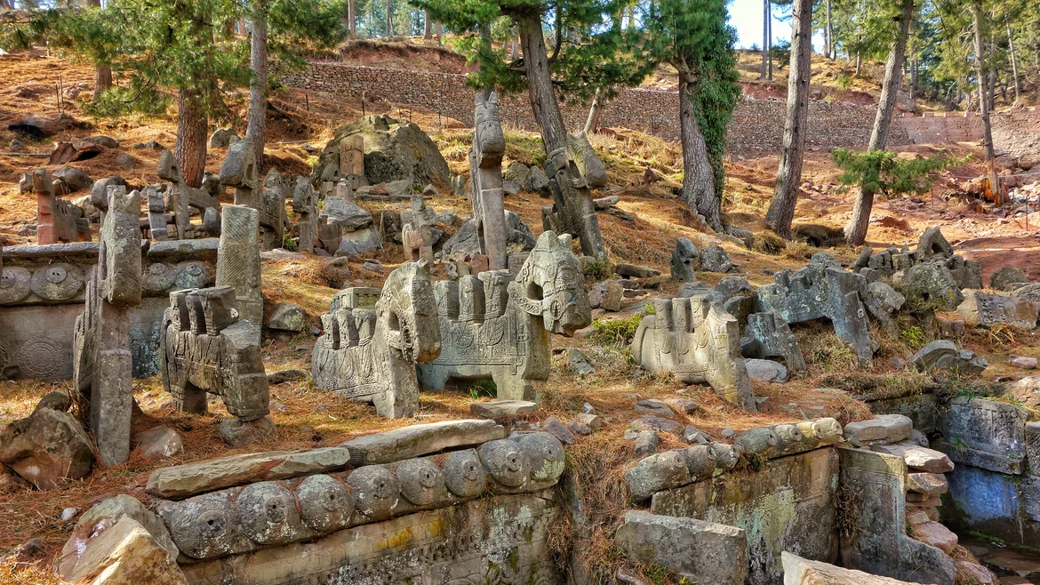 The Horsemen and the man-made points around the natural springs