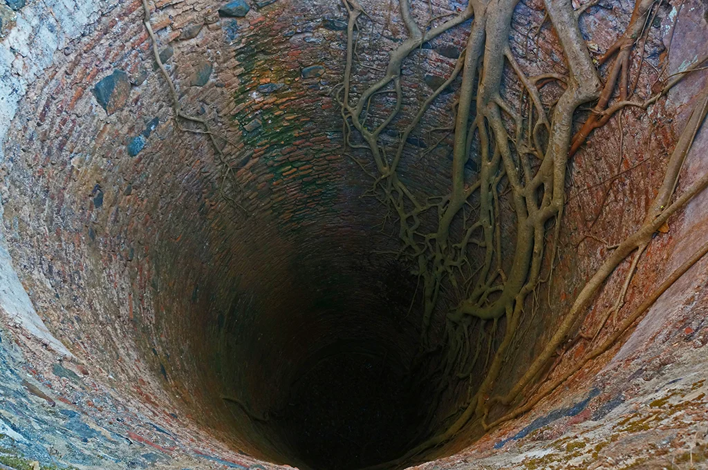 Well in Old Fort