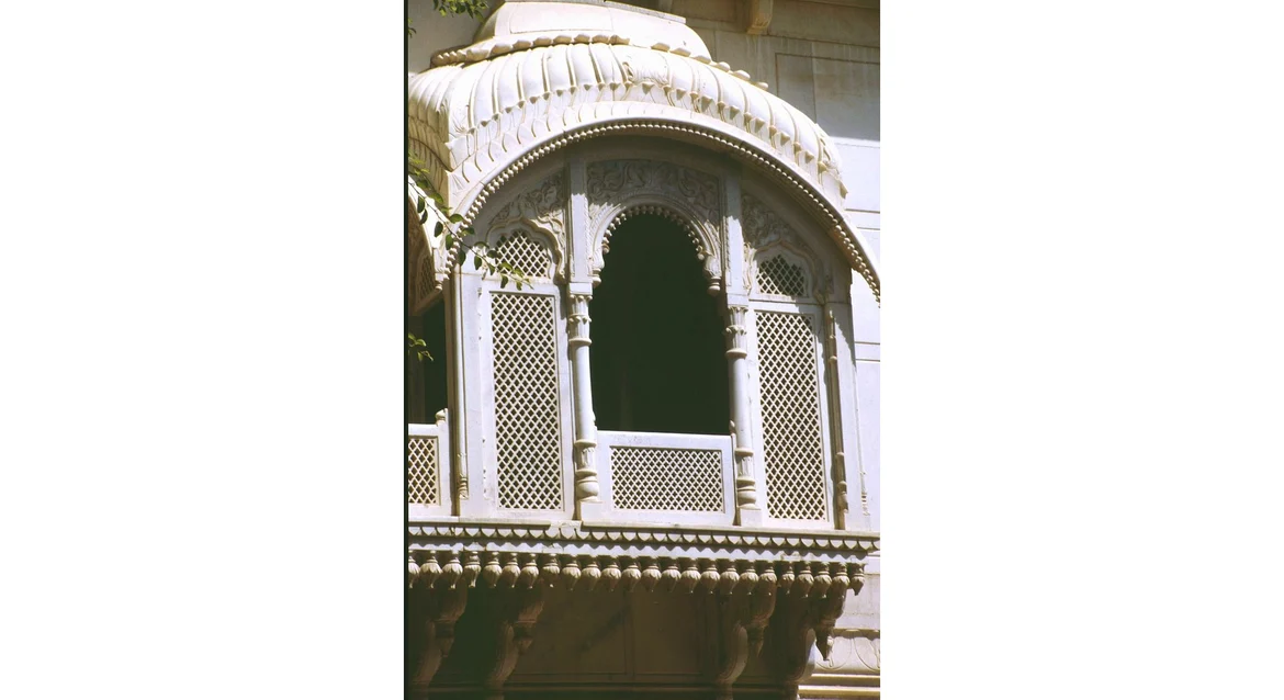 Intricate marble work, Sadh Belo