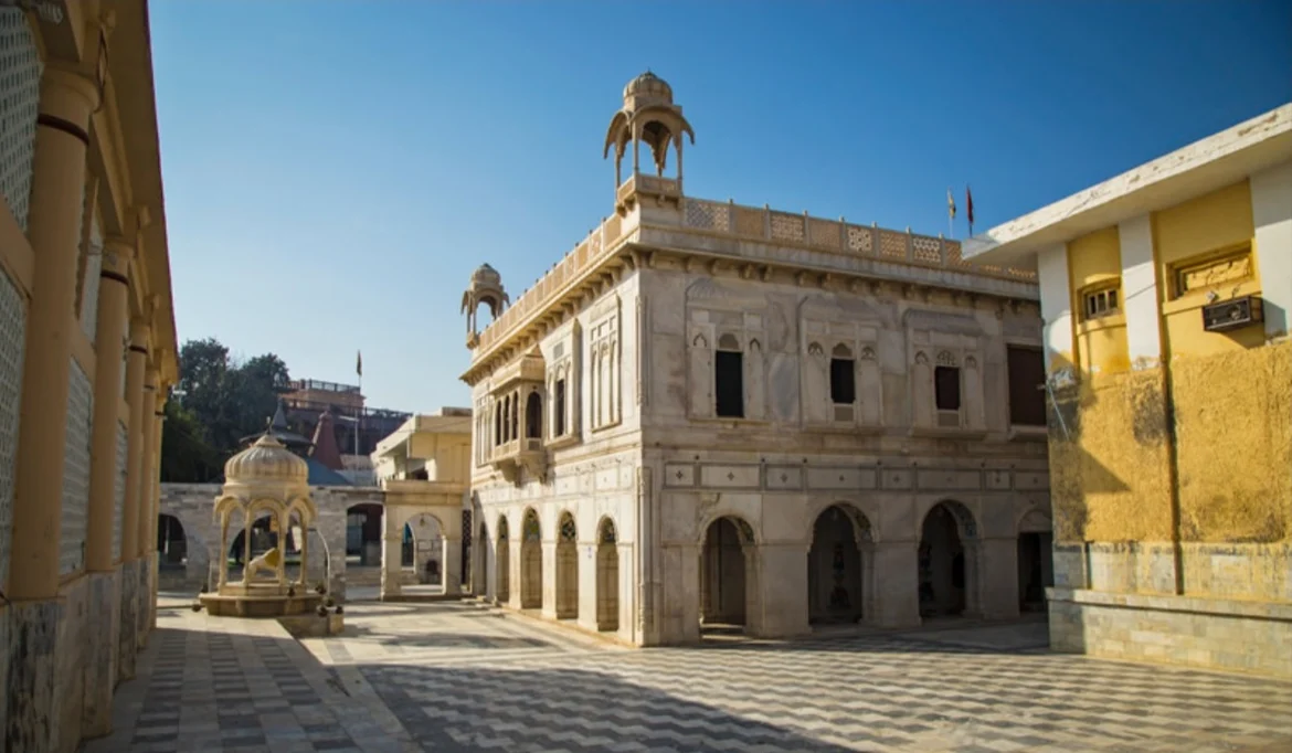 The temple complex of Sadh Belo