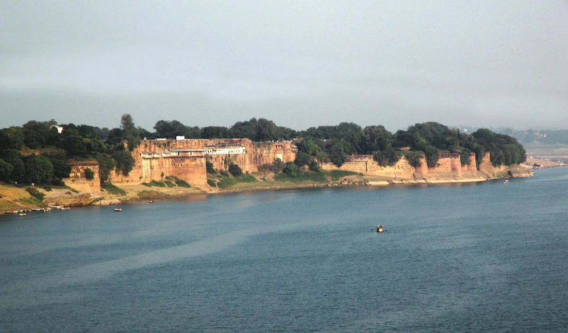Recent photograph of the Fort of Allahabad