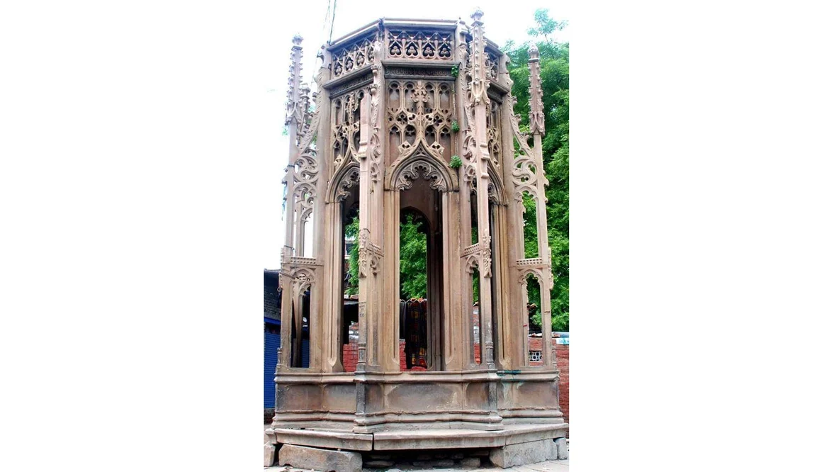 Pakki Sarai well