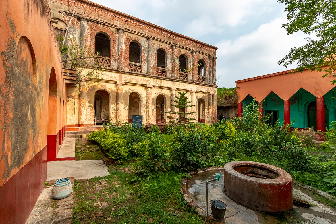 Bhot Bagan interior