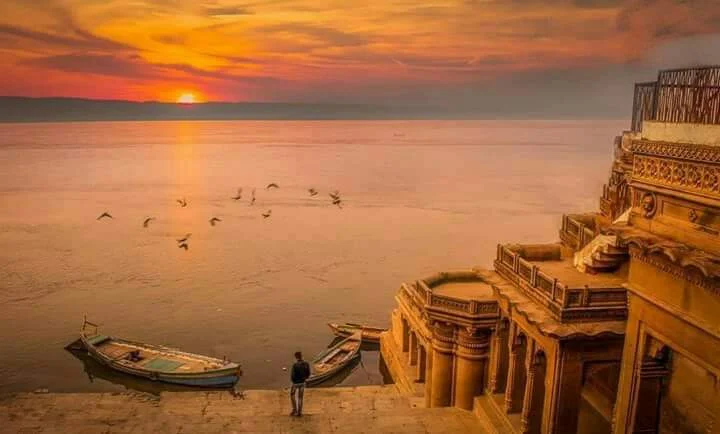 Pakka Ghat stairs
