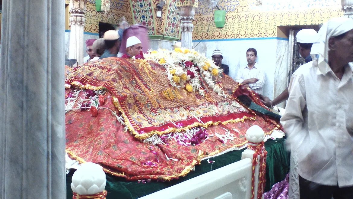 The tomb of Makhdoom Ali Mahimi