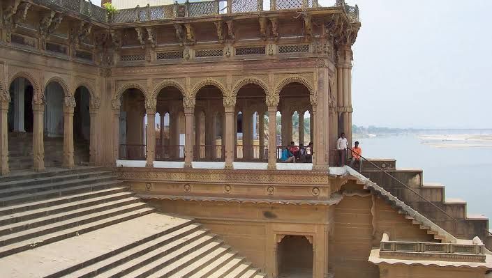 Pakka Ghat, side view