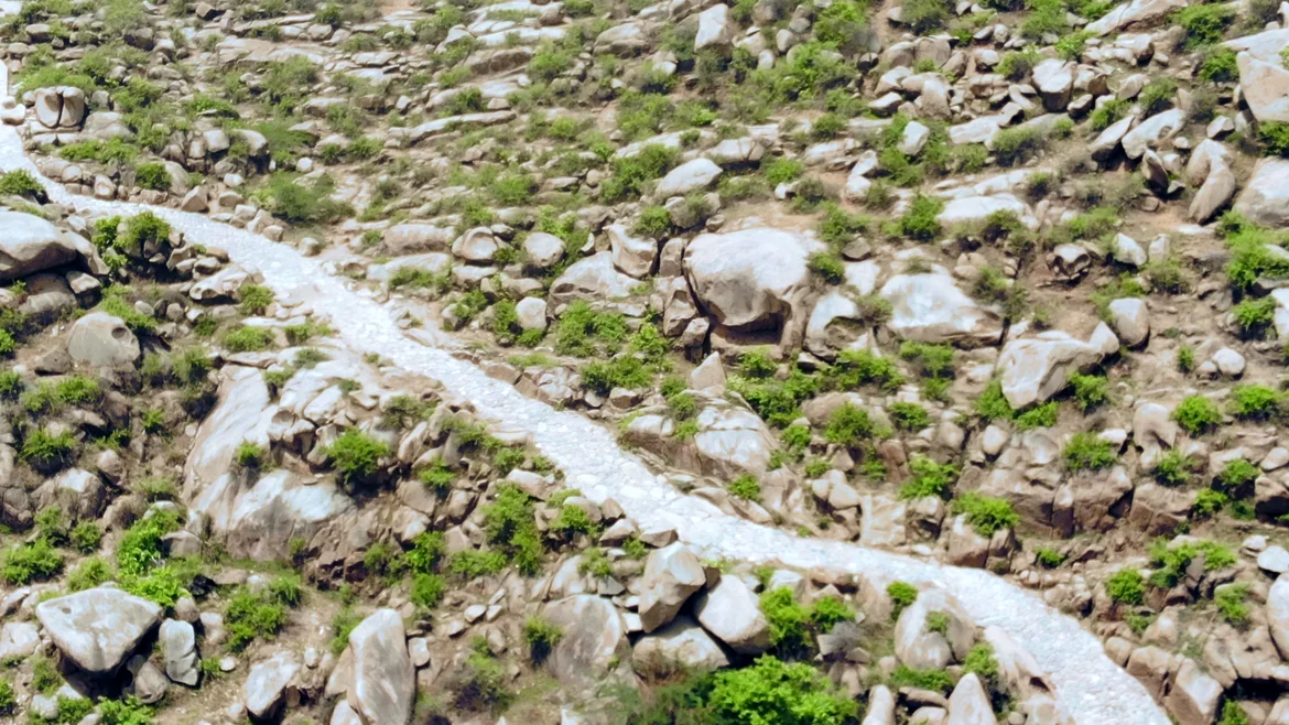 The rocky path to the ruins 