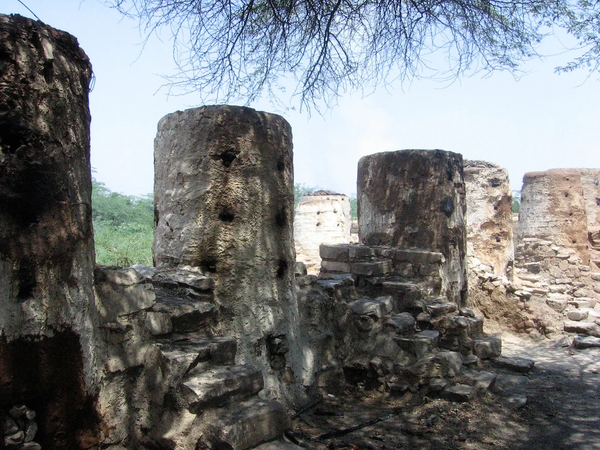 “The white calcarious matter to be found in Mysore is a Tufa … the quicklime is prepared by a class of people called Uparu, who are in general poor.”