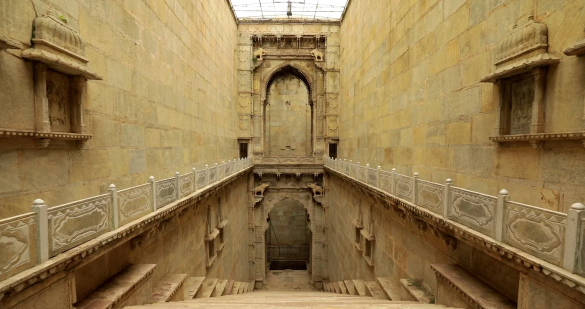 Raniji ki Baoli