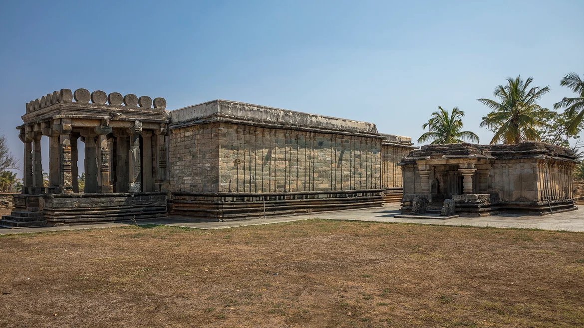 Digambar Jain Temple - Halebidu