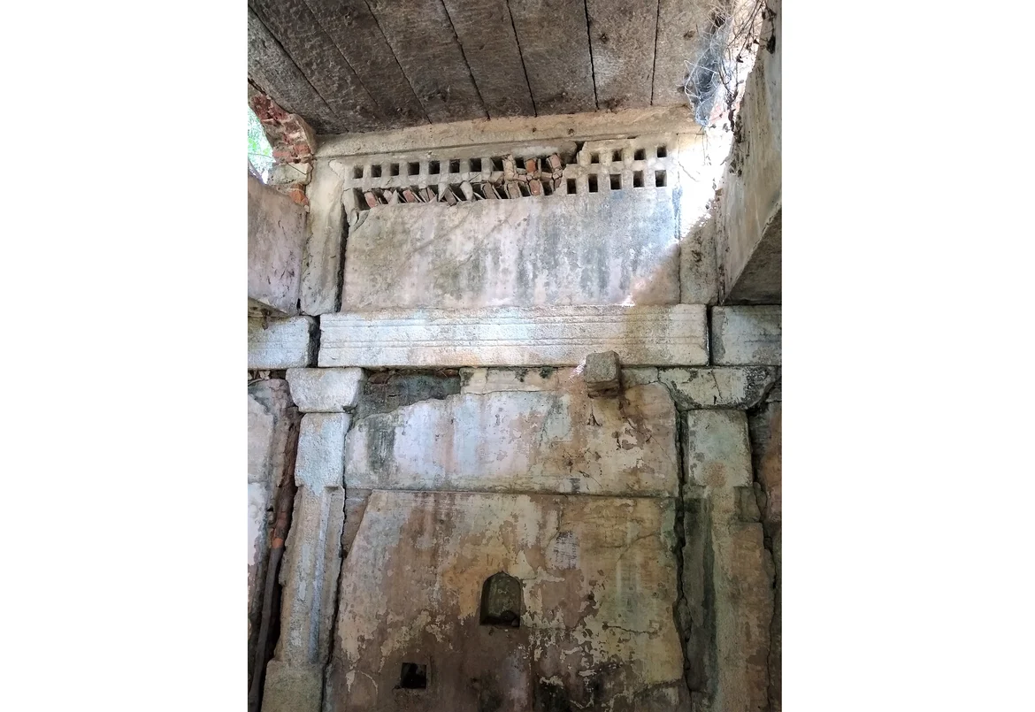 Ventilation below the apartment roof