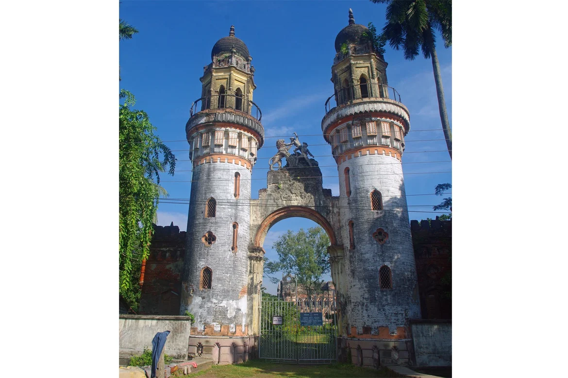 Gate of Gaine summer house