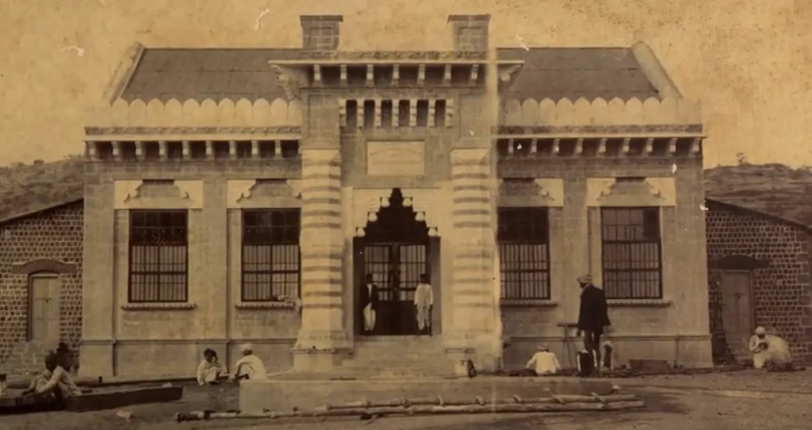 Photograph of the building in 1917