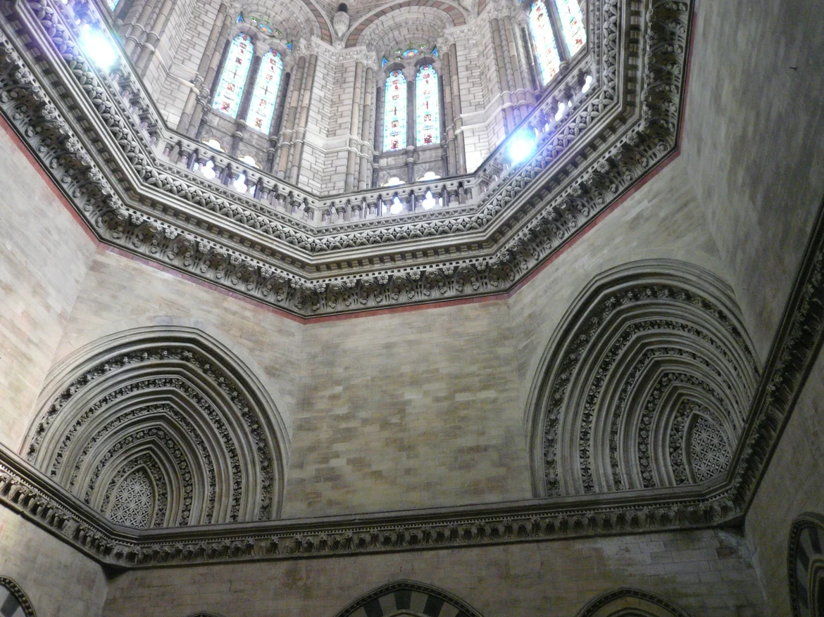 Interiors of CST, the decorative elements were done by Kipling’s students