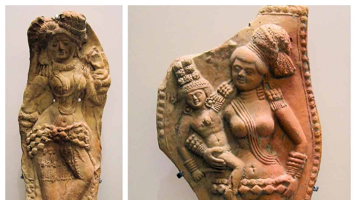 Sculptures found at Chandraketugarh