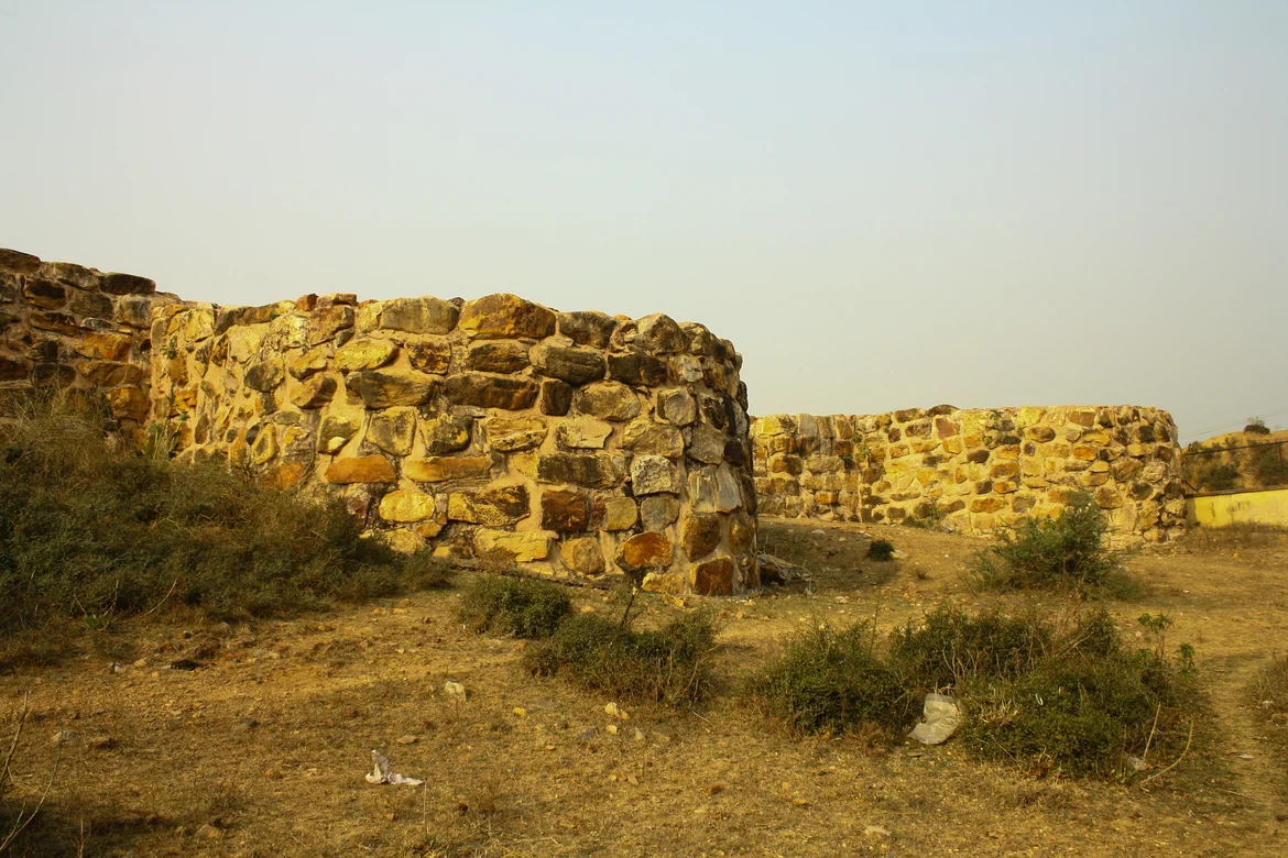 Ajatshatru ka kila, also commonly referred to as inner citadel walls.