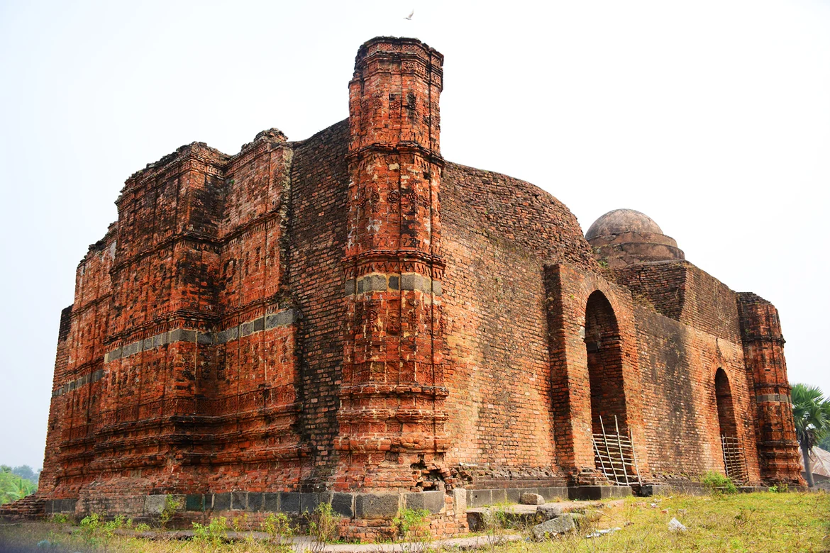 Exterior of the Kherur mosque