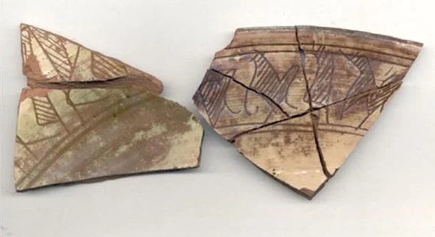 Hatched sGraffiato Ware