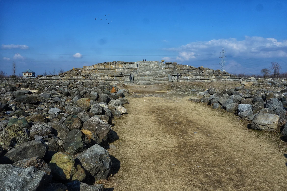 Stones scattered around the area