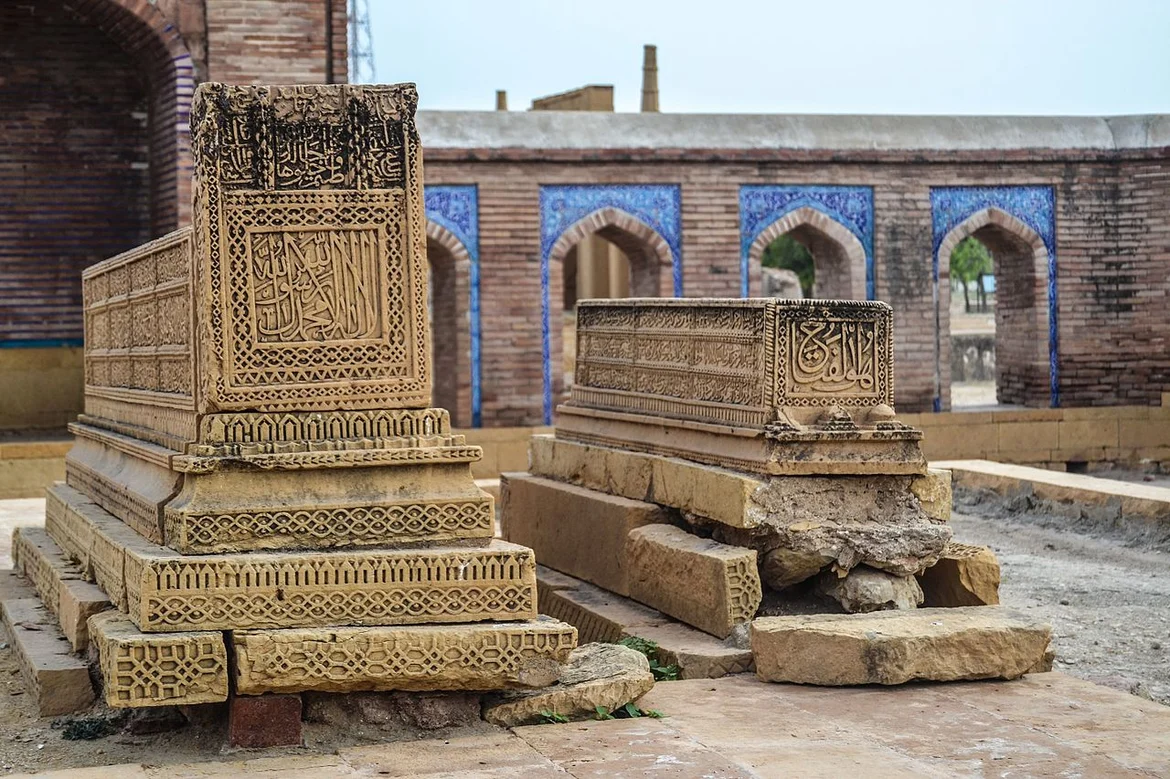 Graves inn Makli