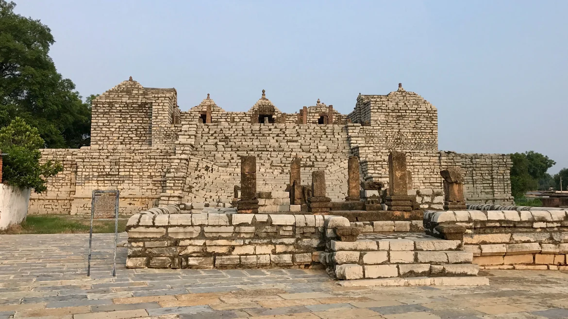 <i>Surang tila</i>