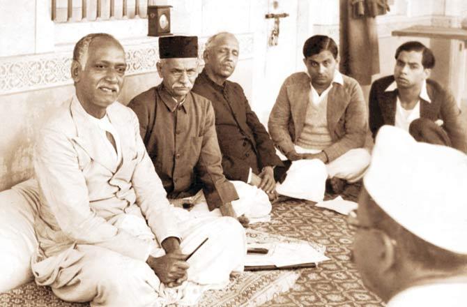 Jadunath Sarkar (extreme left) with GS Sardesai (in cap) at a meeting of Workers in Indian History at Kamshet, October 1938 
