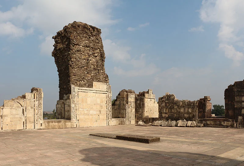 Remains of Mahmud Khilji’s tomb at Ashrafi Mahal