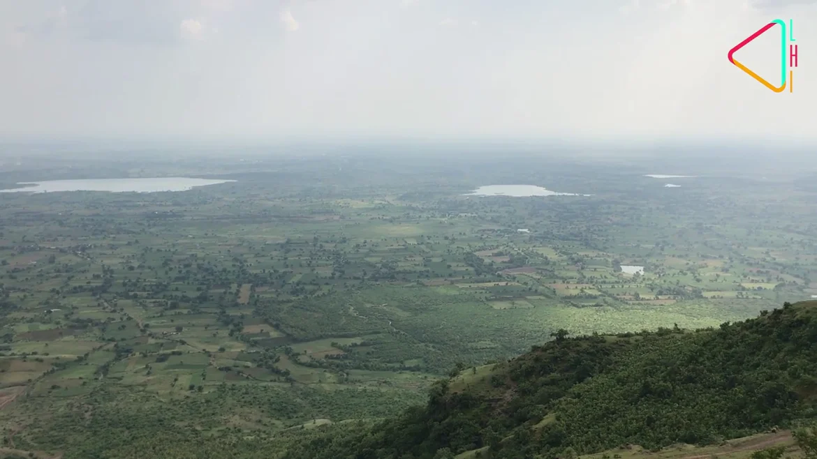 Mandu’s surroundings