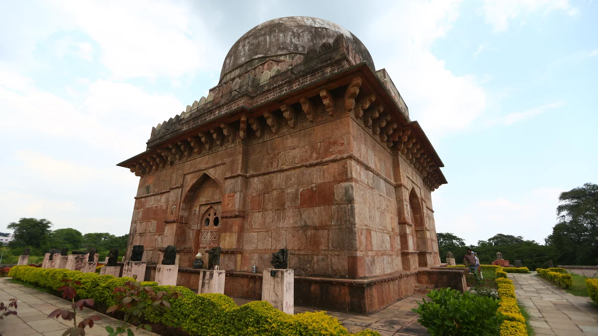 Chhapan Mahal
