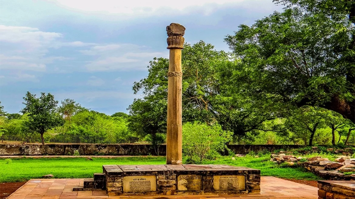 Heliodorus Pillar