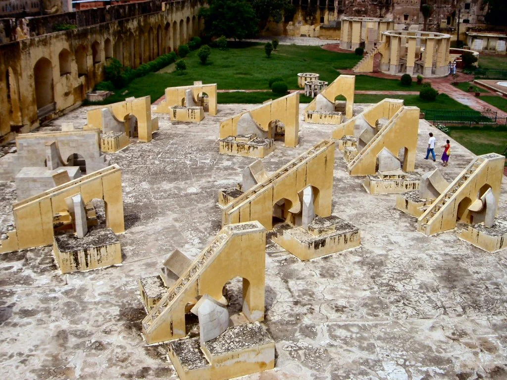 A view over the constellation-telescopes at Jantar Mantar