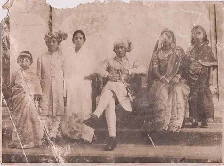 Rajmata Benita Roy with her husband Raja Nalinaksha and children