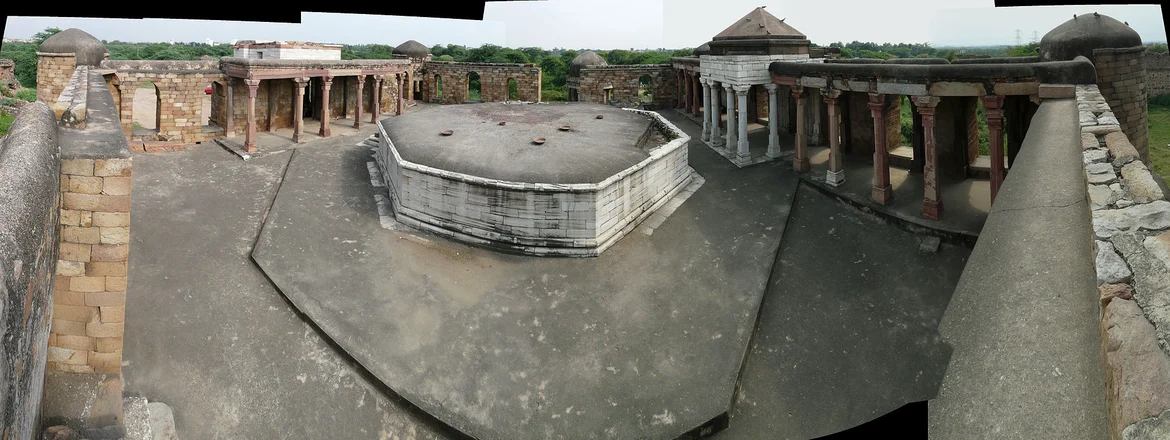 A little distorted, but a panoramic view of the entire enclosure