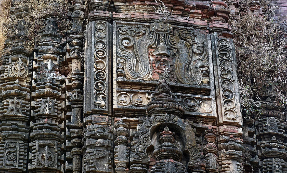 Decoration with <i>kirtimukha </i>and geese over the entrance of the first temple