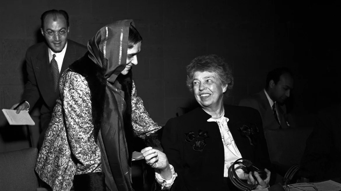 The Commission Chairman, Eleanor Roosevelt with Hansa Mehta 