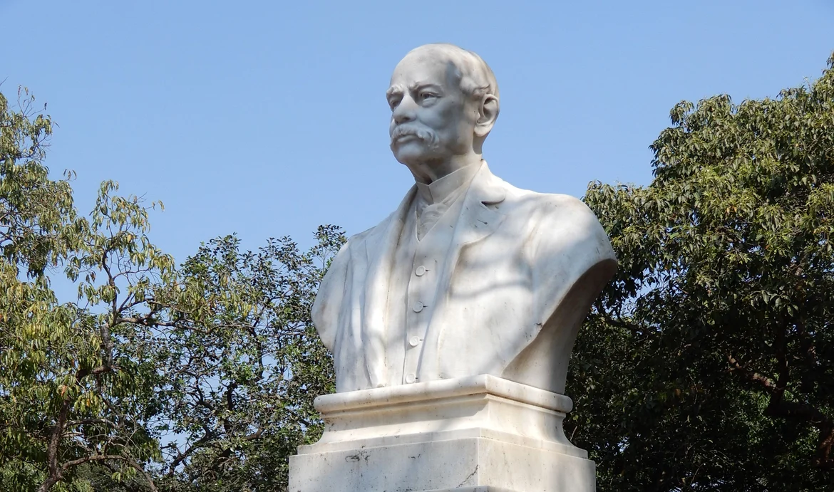 Statue of Malet in Matheran