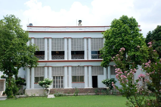Magistrate House 1, Thackeray Road - Alipore Road, Kolkata