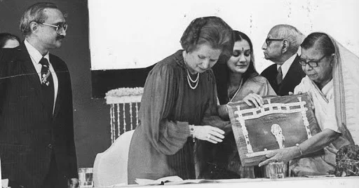 Jnanpith Award being awarded to Mahadevi Verma by the then Prime Minister of United Kingdom Margaret Thatcher 