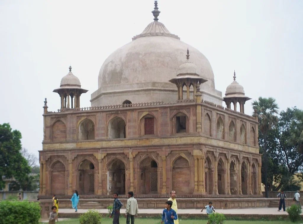 Tomb of Khusrau in Khusro Bagh, Allahabad