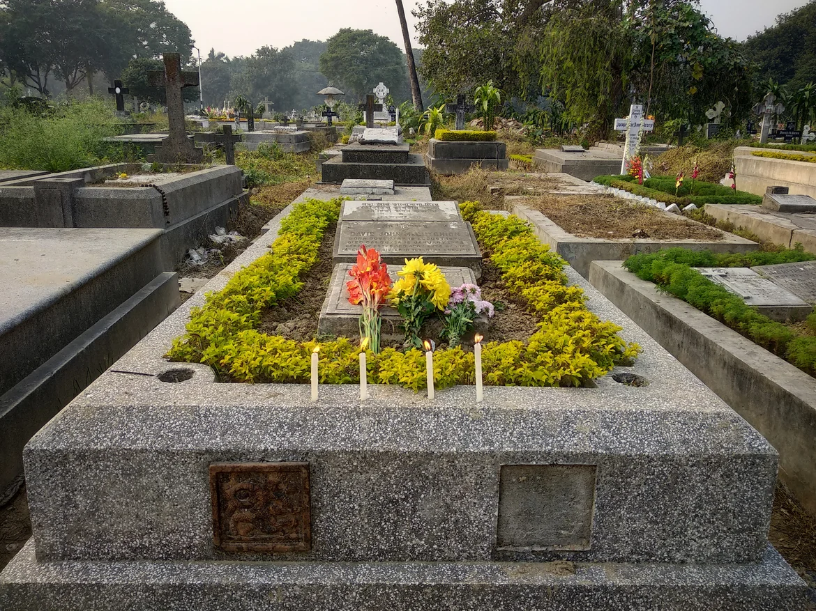 Grave of David McCutchion at Bhowanipore Cemetery, Kolkata