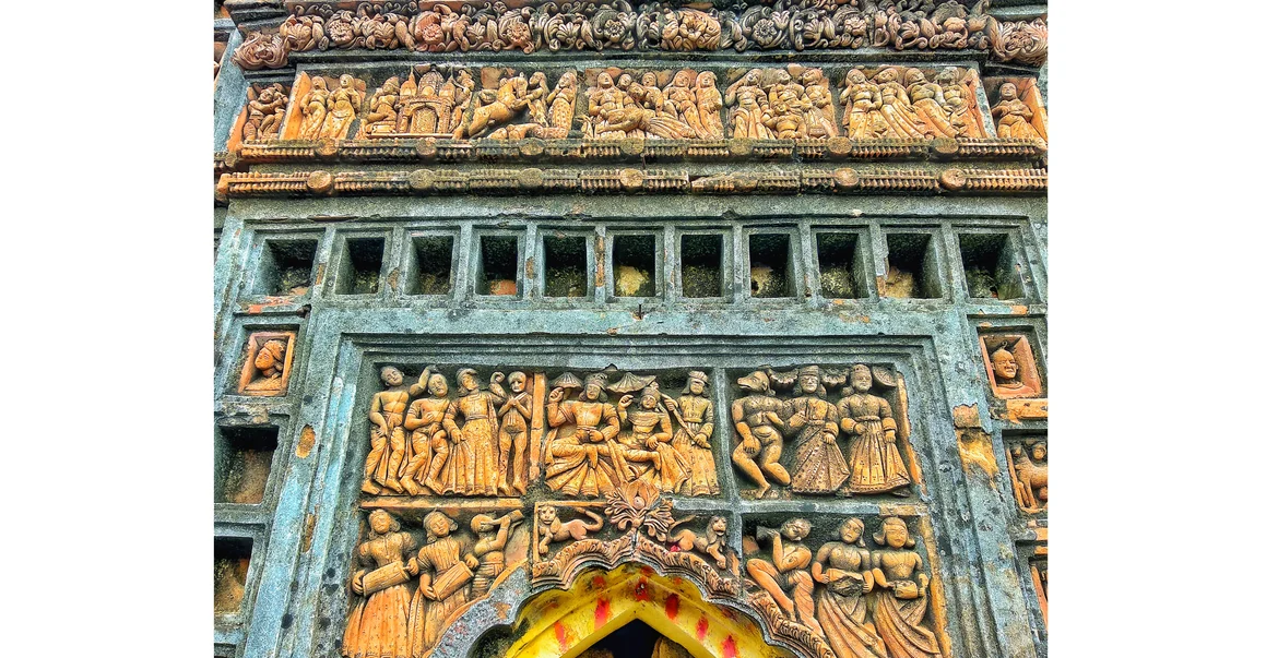 Top panel of the Dewanji Temple depicts the grief of the Gopinis when Krishna leaves for Mathura in Akrur’s chariot. The central panel depicts the Enthronement of Rama