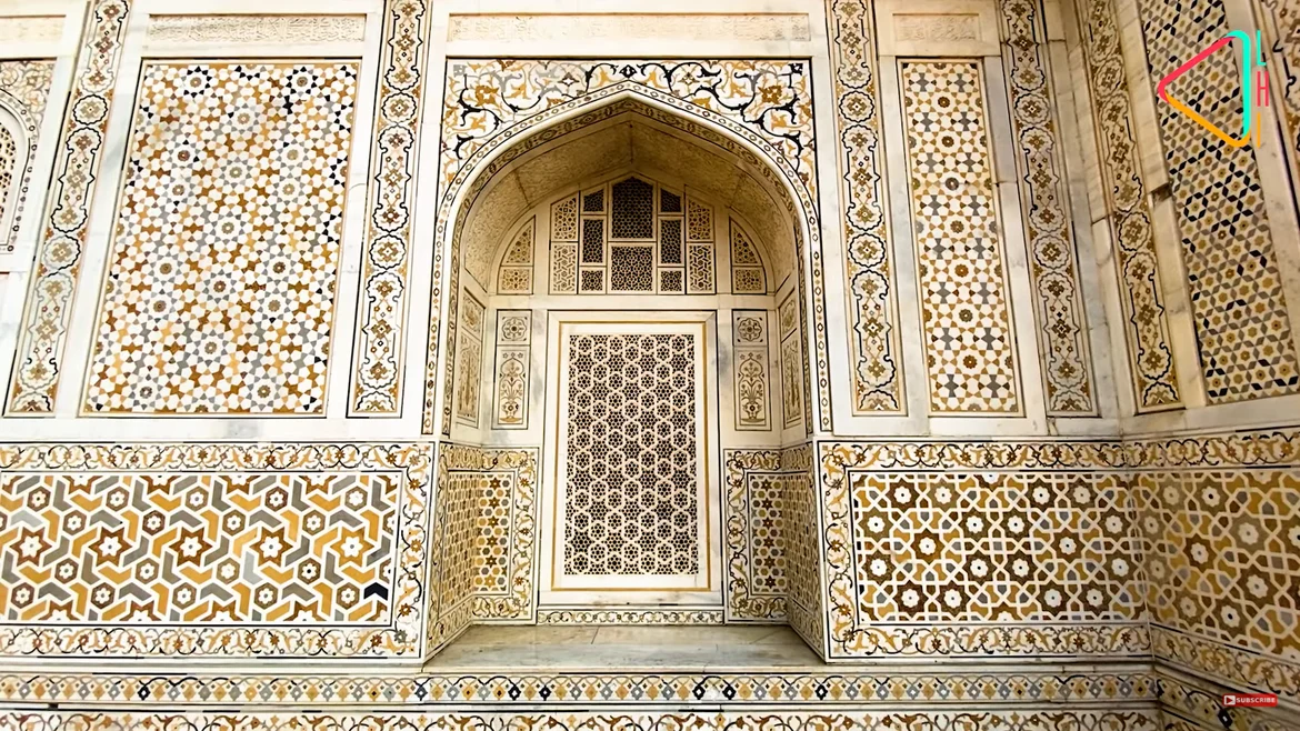 Inlay work at the tomb of Itmad-ud-Daula