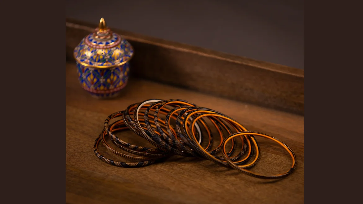 Contemporary Lac Bangles