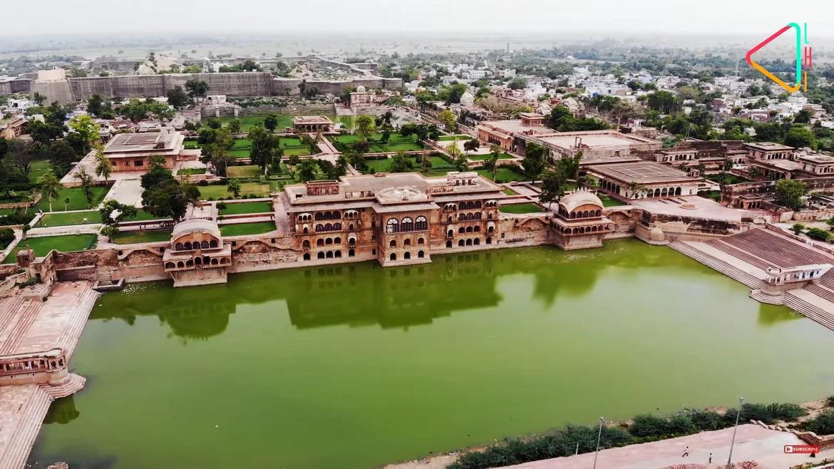 Deeg Palace