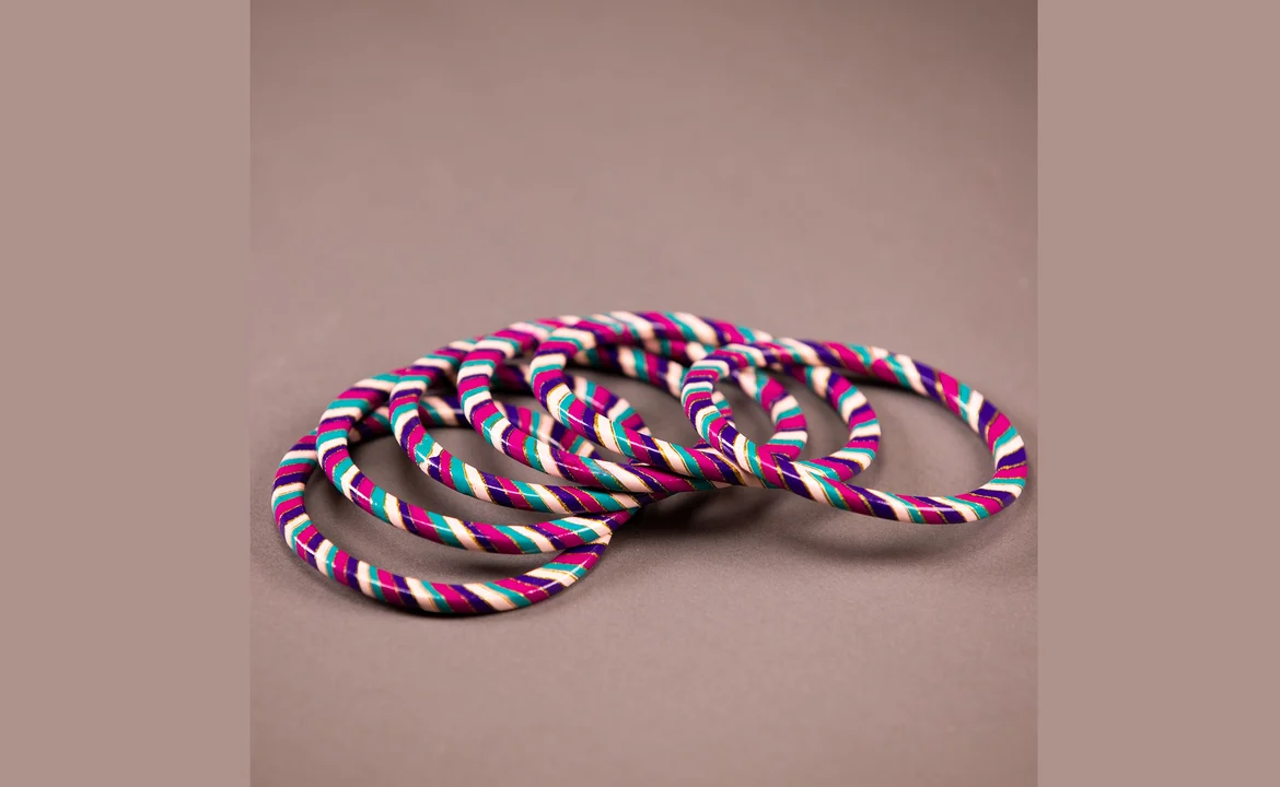 Colourful Lac Bangles of Jaipur