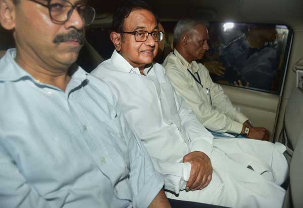 “ஜெயக்குமார் ஒரு ஜோக்கர்; அவருக்கெல்லாம் பதில் சொல்லிக்கொண்டிருக்க முடியாது” : மு.க.ஸ்டாலின் பேட்டி!
