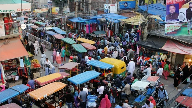 भीड़, जिससे पता चलता है कि किस तेजी से बढ़ी है ओखला की आबादी