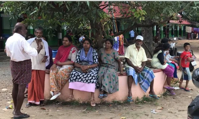 ക്യാംപുകളില് 7,24,649 പേര്; പുനരധിവാസത്തിനും മാലിന്യ നീക്കത്തിനും പ്രത്യേക സംവിധാനമെന്ന് മുഖ്യമന്ത്രി; പാഠപുസ്തകങ്ങള് സൗജന്യം